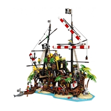 LEGO® Ideas 21322 Pirates of Barracuda Bay
